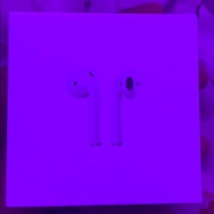AirPods